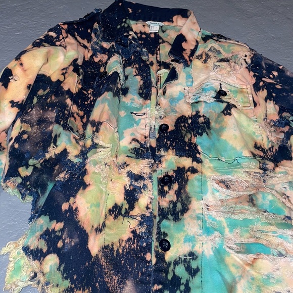 Distressed jacket - Picture 2 of 4